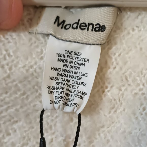 NWT ~ Modena's Winter Poncho Cape Blanket Shawl Wrap Cardigan w/ Toggle Button - Picture 3 of 3